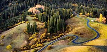 新疆北疆+伊犁+伊宁市+特克斯+昭苏+喀拉峻景区+夏塔旅游区+那拉提旅游风景区+赛里木湖+巴音布鲁克草原7日6晚跟团游